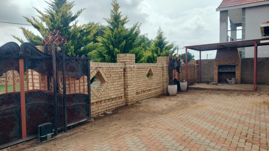4 Bedroom Property for Sale in Mandela View Free State